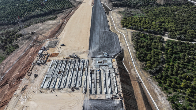 Mersin'de turizm bölgelerini kapsayan otoyol projesinde çalışmalar sürüyor