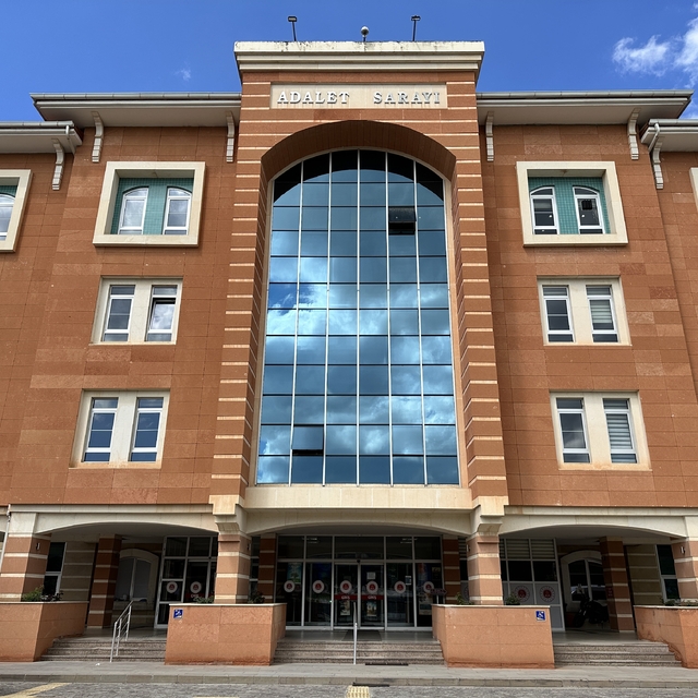 'Sahte avukat' dolandırıcılığı davasında sanığa 5 ay hapis cezası