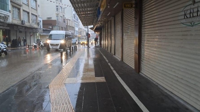 Kilis'te sağanak yağış etkili oluyor