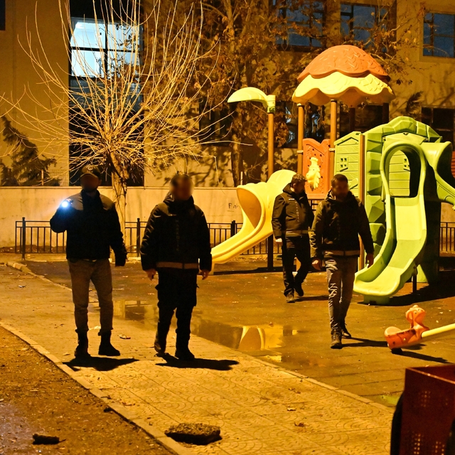 Narkotik ekiplerinden şok uygulama