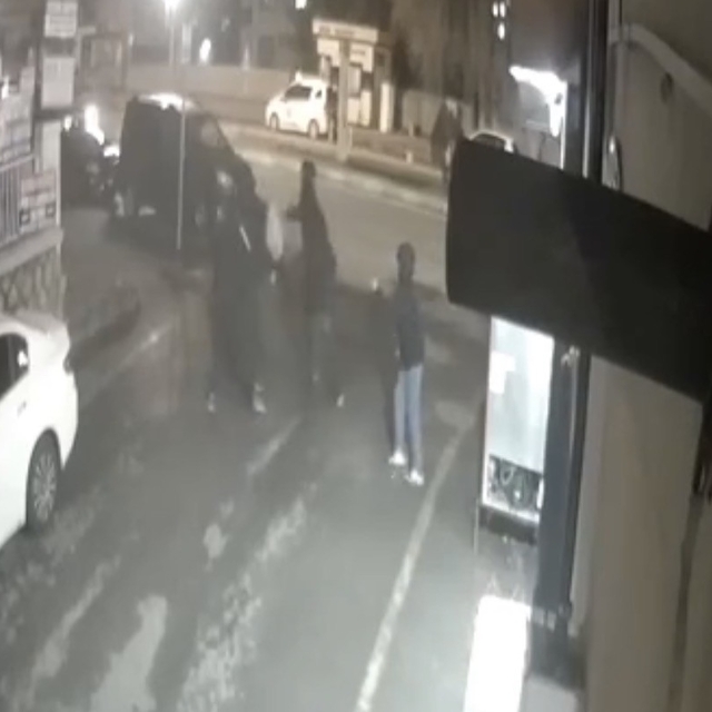 Mardin'de 1 kişinin yaralandığı silahlı kavga kameraya yansıdı