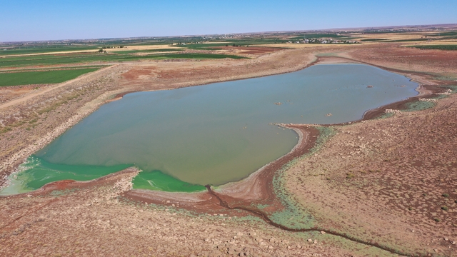 Şanlıurfa'da kuraklık nedeniyle alarm veren gölete son dönemdeki yağışlar can suyu oldu