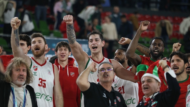 Karşıyaka'da potada Fenerbahçe'yi ağırlıyor