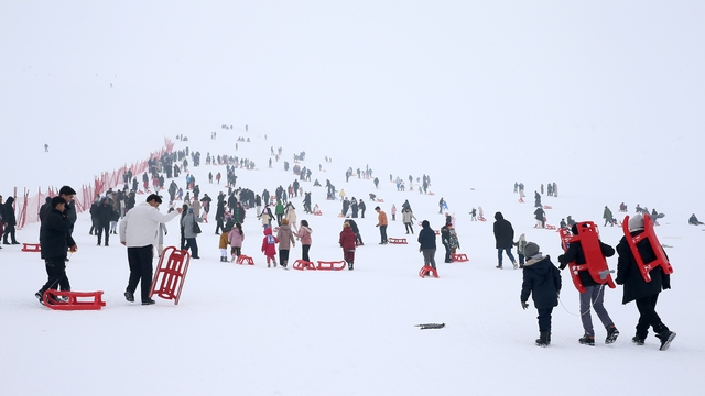 Muş Güzeldağ Kayak Merkezi 25 bini aşkın kayakseveri ağırladı