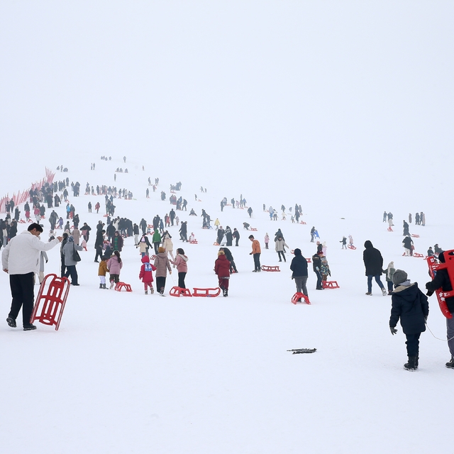Muş Güzeldağ Kayak Merkezi 25 bini aşkın kayakseveri ağırladı
