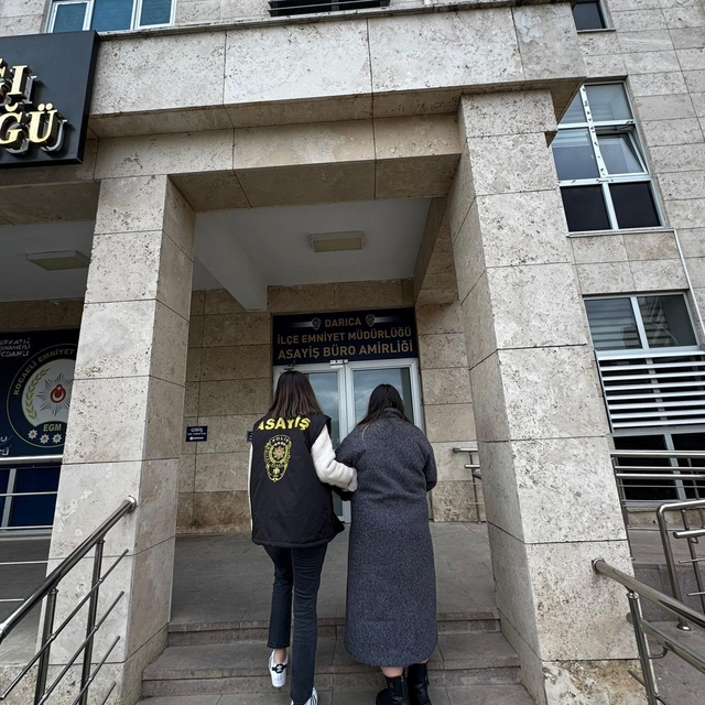 Otel odasında bıçaklı gaspa tutuklama