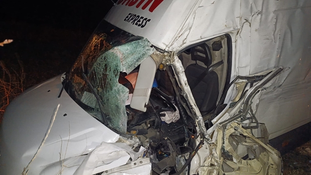 Şarampole giren minibüste 2 kişi yaralandı