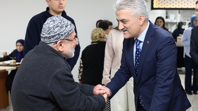 Vali Makas'tan büyüklere ziyaret