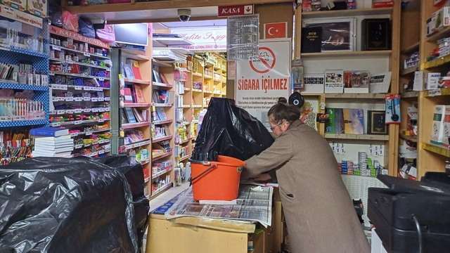 Yurt dışında olan Katarlının dairesini basan su 6 esnafı mağdur etti