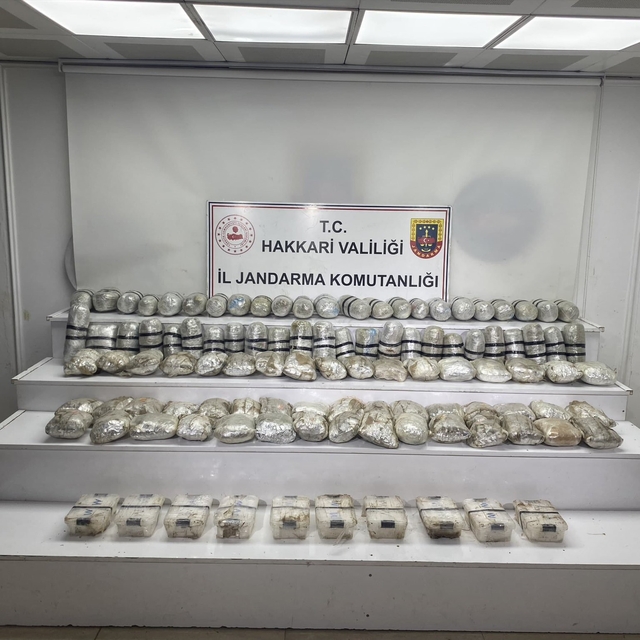 Yüksekova 60 kilo uyuşturucu madde ele geçirildi