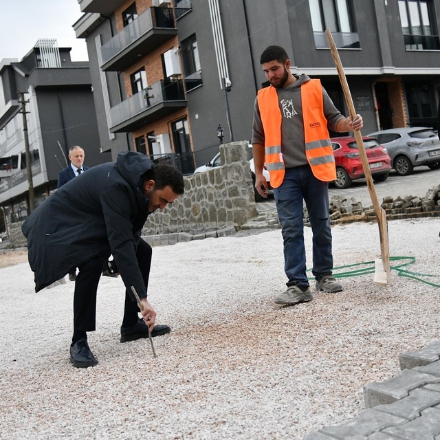 Başiskele'de altyapısı tamamlanan cadde ve sokaklar yenileniyor