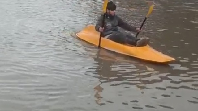Adana'da sağanak hayatı olumsuz etkiledi (2)