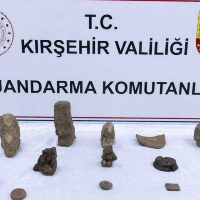 Kırşehir'de Anadolu Mirası Operasyonu: 14 adet tarihi eser ele geçirildi