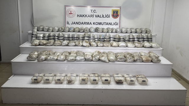Arazide 60 kilo 400 gram uyuşturucu ele geçirildi