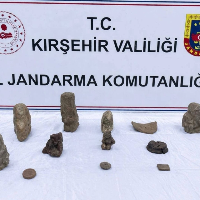 Kırşehir'de tarihi eser olduğu değerlendirilen 14 obje ele geçirildi