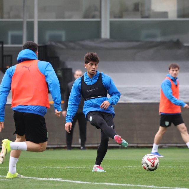 Burhan Eşer: "Zor bir karşılaşma olacak"
Bodrum FK, Serikspor maçına hazırl...