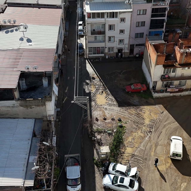 İzmir'i sağanak vurdu; 320 konut, 78 iş yeri ve 5 kamu binasını su bastı (2...