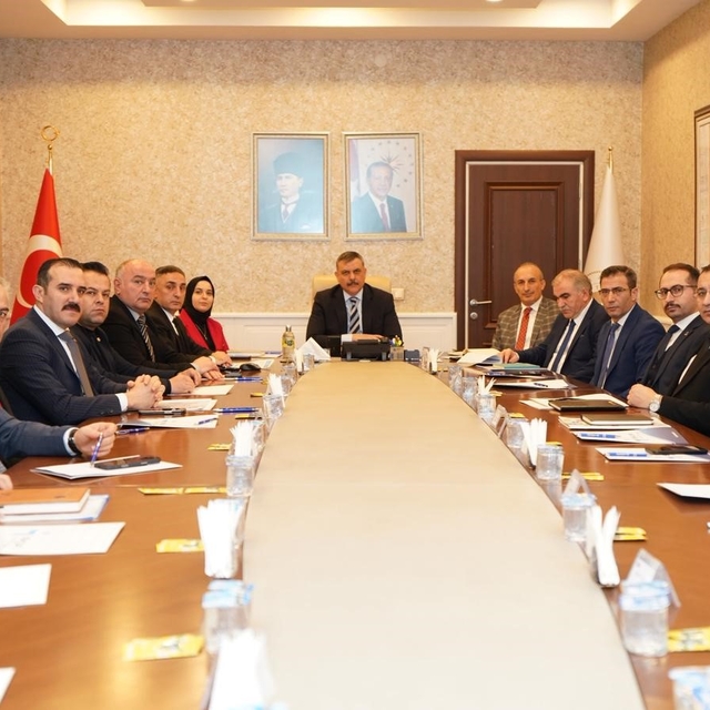 Başkan Özakalın, il istihdam ve mesleki eğitim kurulu toplantısına katıldı