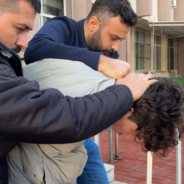 Terör örgütü üyeliğinden aranan şüpheli Hatay'da yurda giriş yaparken yakal...