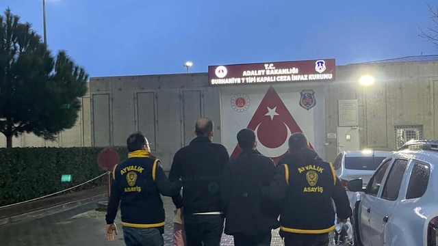 Kendilerini polis ve savcı olarak tanıtan 2 dolandırıcılık şüphelisi tutuklandı