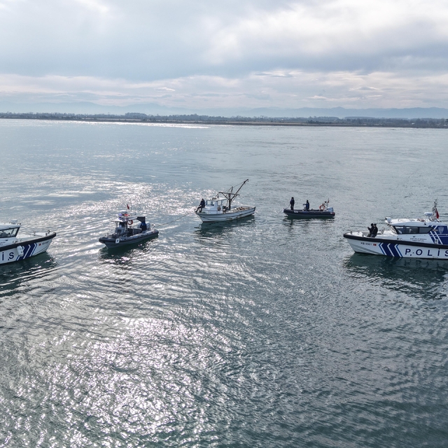 Samsun'da dronla tespit edilen kaçak midye avcılarına 472 bin lira ceza