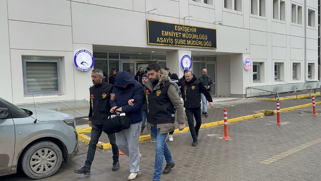 Eskişehir merkezli fuhuş operasyonunda 13 zanlı yakalandı