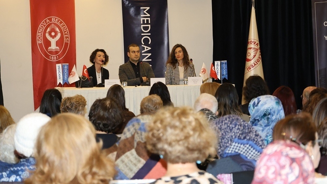 İzmir'de, uzmanlardan rahim ağzı kanseri ve HPV aşısının önemi semineri