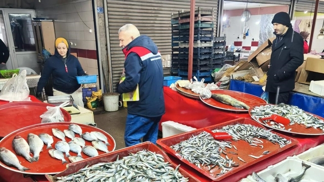 Su ürünleri denetlendi, balık boyları tek tek ölçüldü