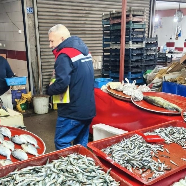 Su ürünleri denetlendi, balık boyları tek tek ölçüldü