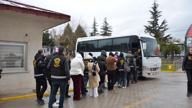 Eskişehir merkezli fuhuş operasyonu; 13 gözaltı