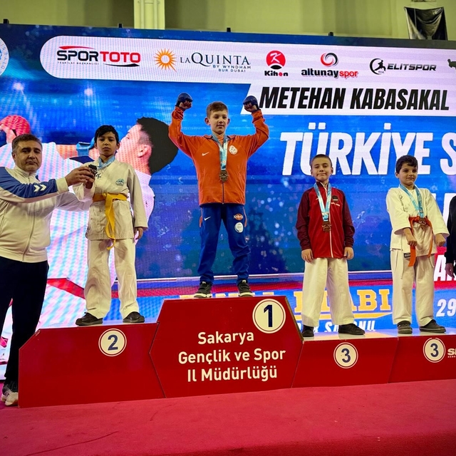 Eyyübiyeli minik karateci Türkiye ikincisi oldu