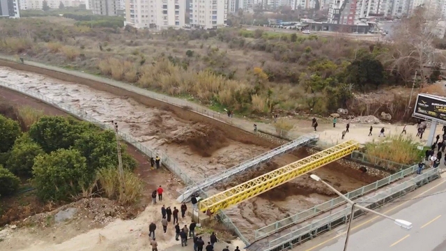 Mersin'de şiddetli yağış sel ve su taşkınlarına neden oldu