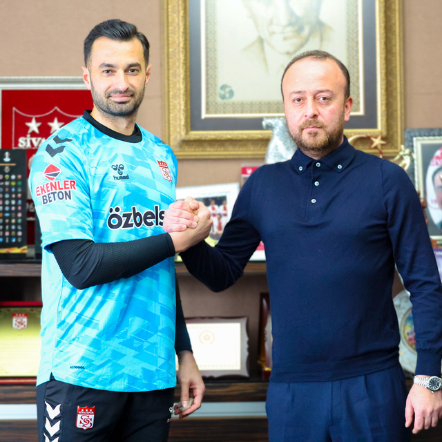 Kaleci Gökhan Akkan Sivasspor'da