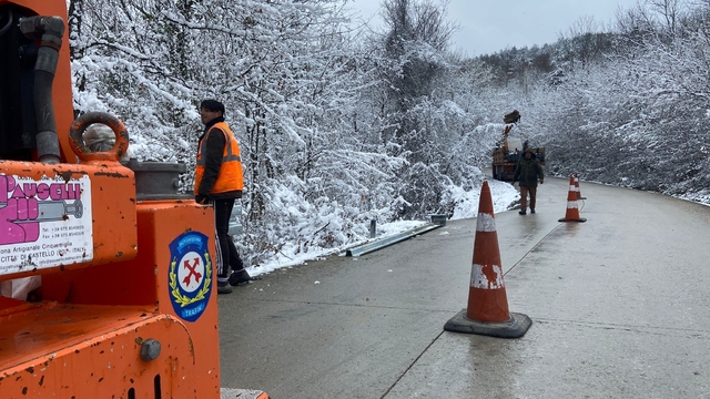 Sakarya'nın 2 ilçesinde 5 bin metrelik oto korkuluk montajı tamamlandı