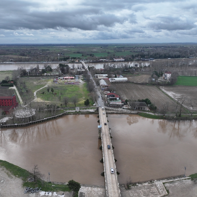 Edirne'de nehir debileri yağışlarla yükseldi