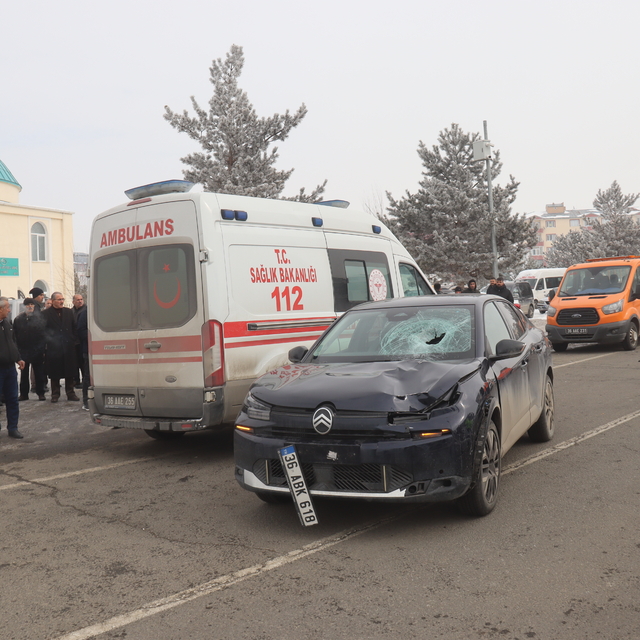 Kars'ta otomobilin çarptığı kişi ağır yaralandı