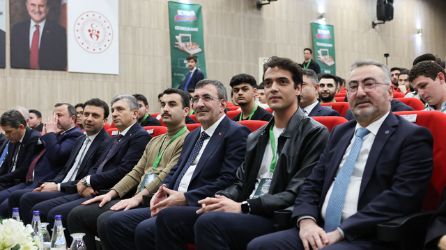 Cumhurbaşkanı Yardımcısı Yılmaz, "10. Tematik Kış Eğitimciler Kampı" programında konuştu: