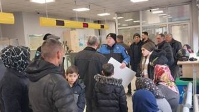 Polis vatandaşları dolandırıcılara karşı uyardı