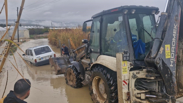 Mersin'de selin yaraları sarılıyor