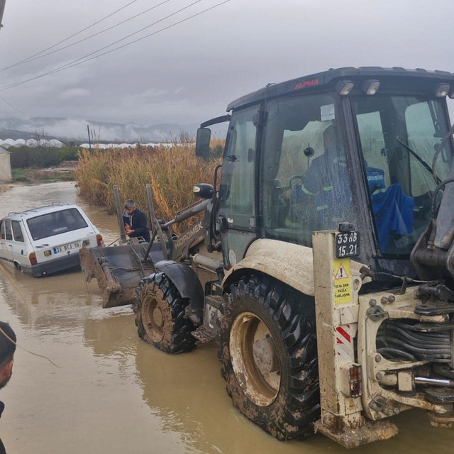 Mersin'de selin yaraları sarılıyor