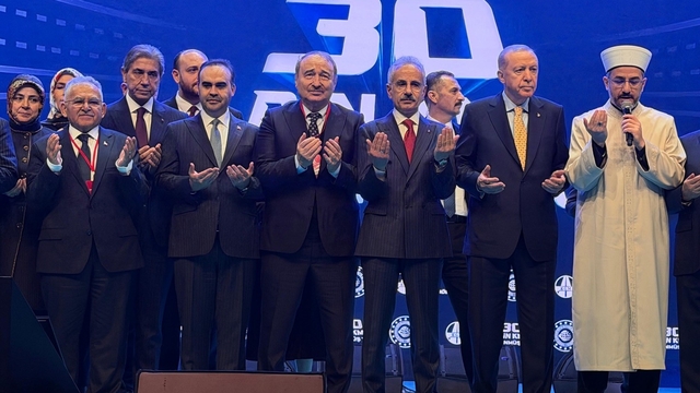 Başkan Büyükkılıç, Cumhurbaşkanı Erdoğan ile 30 Bin km Bölünmüş Yol Töreni'nde görüştü