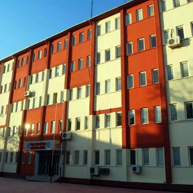 Manisa'da fuhuş operasyonu; 2 gözaltı