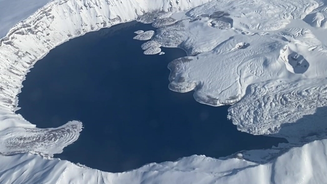 Nemrut Krater Gölü'nün kış güzelliği mest etti
