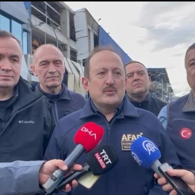 AFAD Başkanı Pehlivan'dan hortum felaketi yaşanan Kemalpaşa'da inceleme