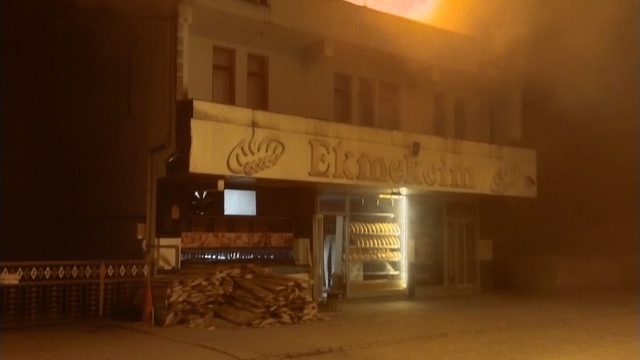 Kastamonu'da çıkan çatı yangını itfaiye tarafından söndürüldü