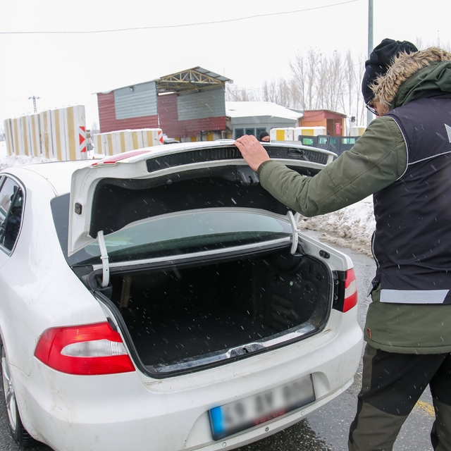 Muş'ta narkotik denetimlerinde uyuşturucu madde ele geçirildi