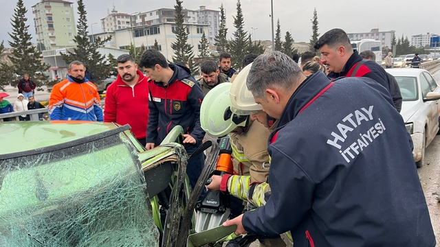 Hatay'da zincirleme trafik kazasında 4 kişi yaralandı
