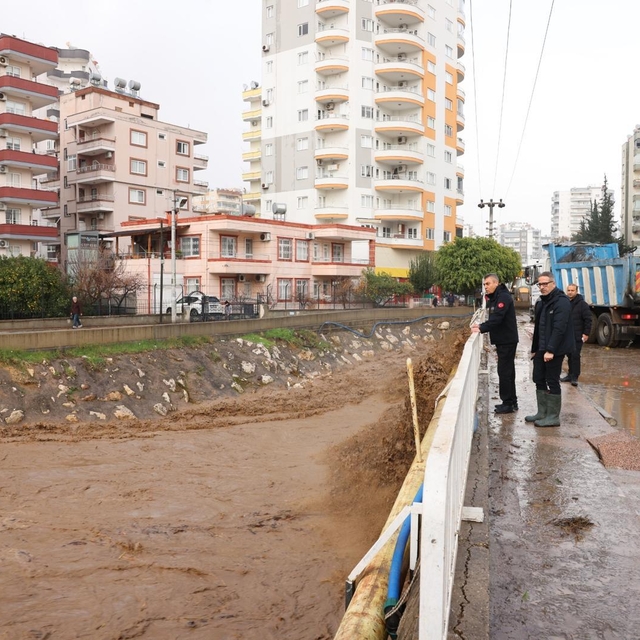 Mersin'de sağanak; dereler taştı, yolları su bastı (5)