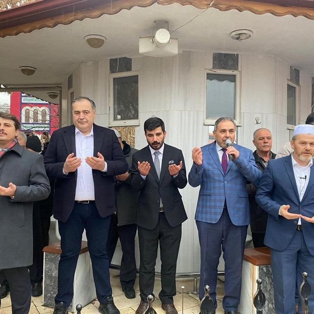 Nallıhan'dan 65 kişi umre ibadeti için kutsal topraklara uğurlandı