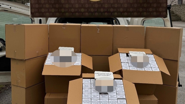 TEM Otoyolu'nda durdurulan araçta 300 bin adet makaron ele geçirildi